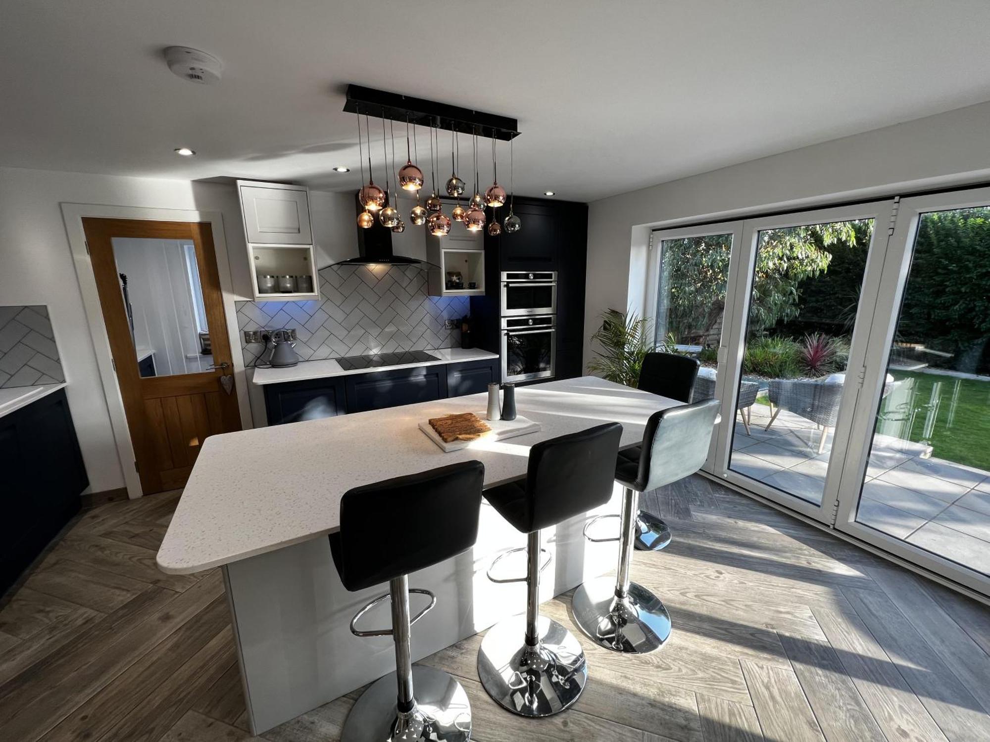 Stylish Modern Home With Parking Enclosed Garden Holyhead Extérieur photo
